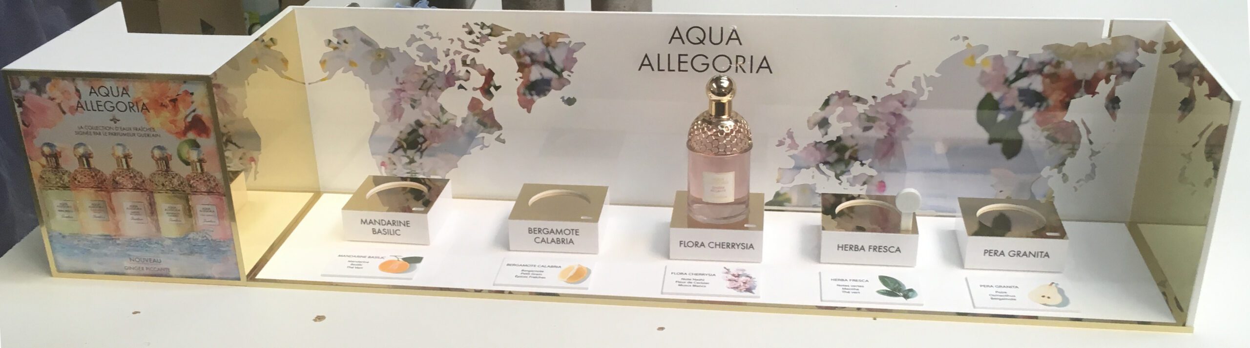 Présentoire à parfum Guerlain univers abeille